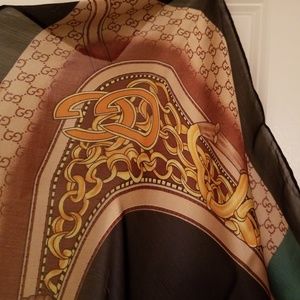 Gucci silk scarf 100%authentic*Firm on Price*